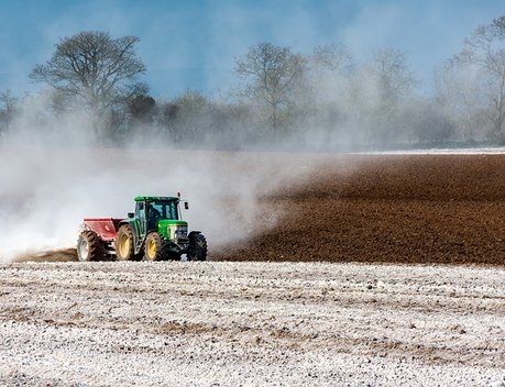 Сельхозпроизводители Чувашии получили субсидии на известкование кислых почв