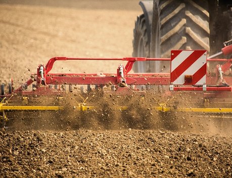 Кредитование сезонных полевых работ увеличилось на 37,8 %
